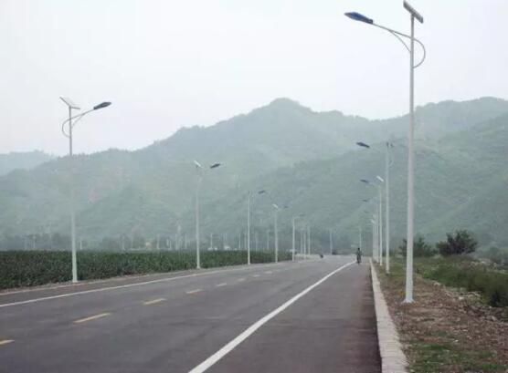光伏太陽(yáng)能路燈的發(fā)電原理和配置是怎樣的